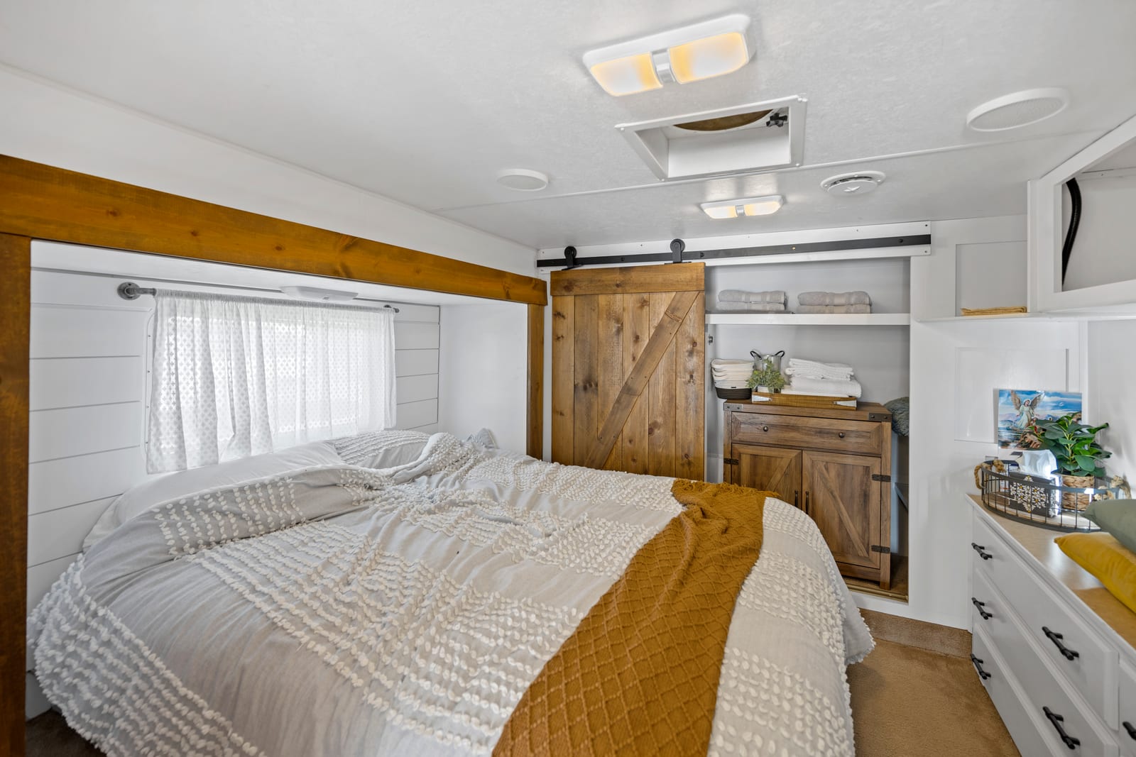 Glamping Trailer at Log Cabins