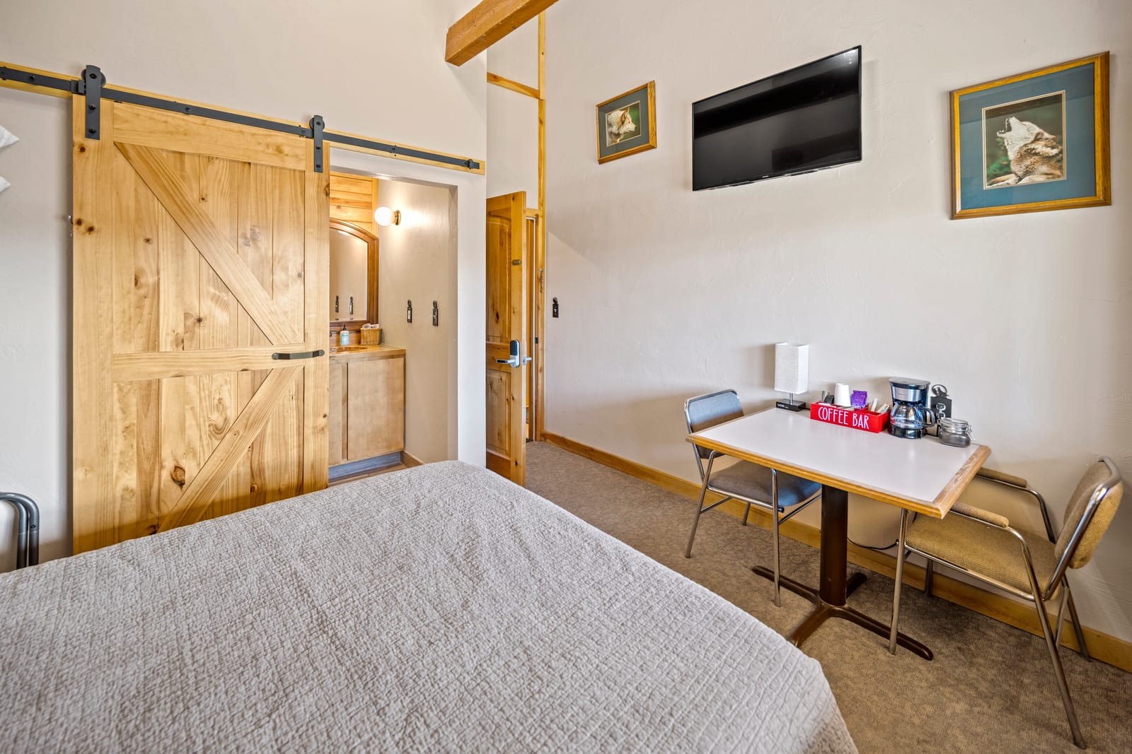 Room 3 at Ponderosa Inn